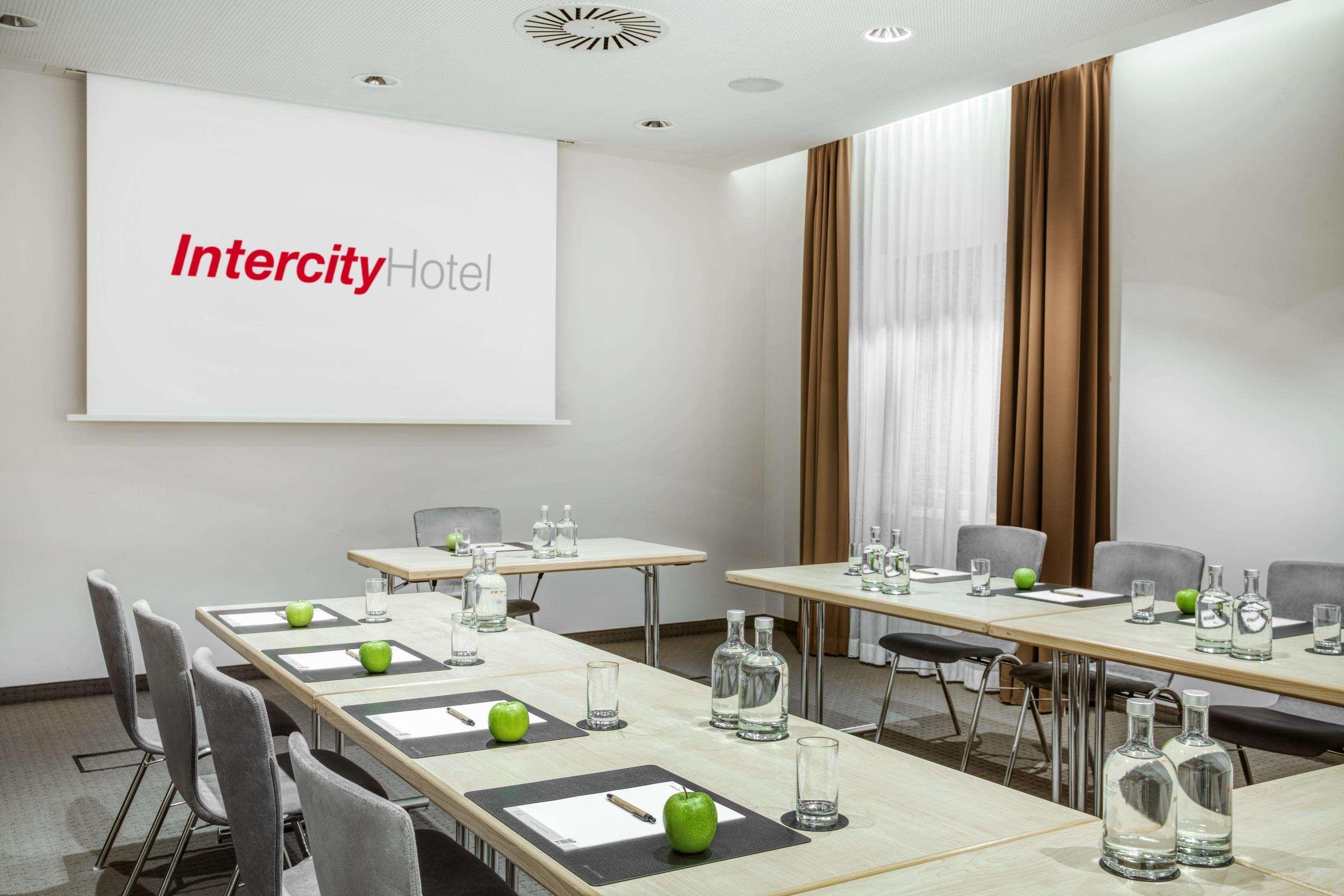 Intercityhotel 3*