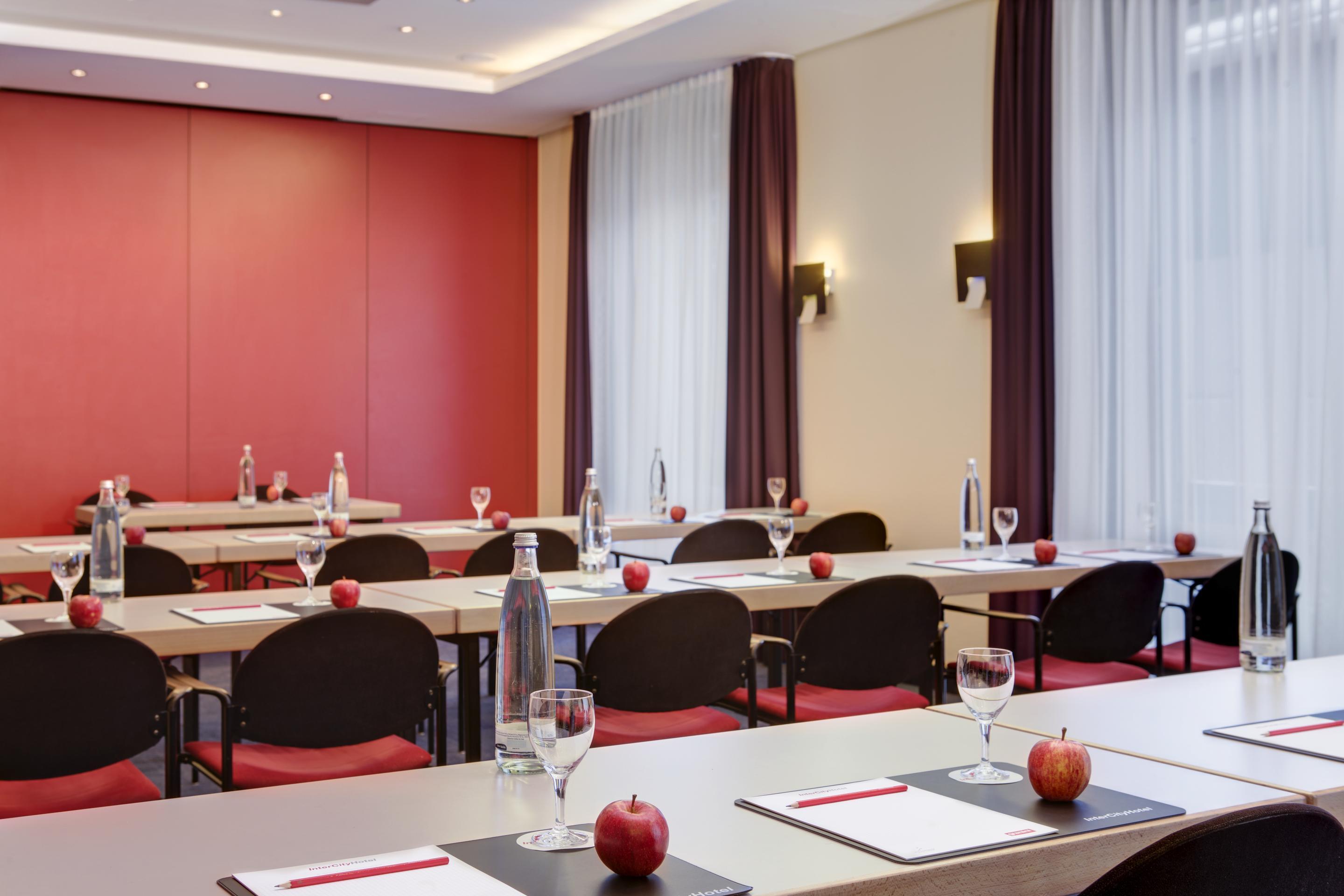 Intercityhotel 3*