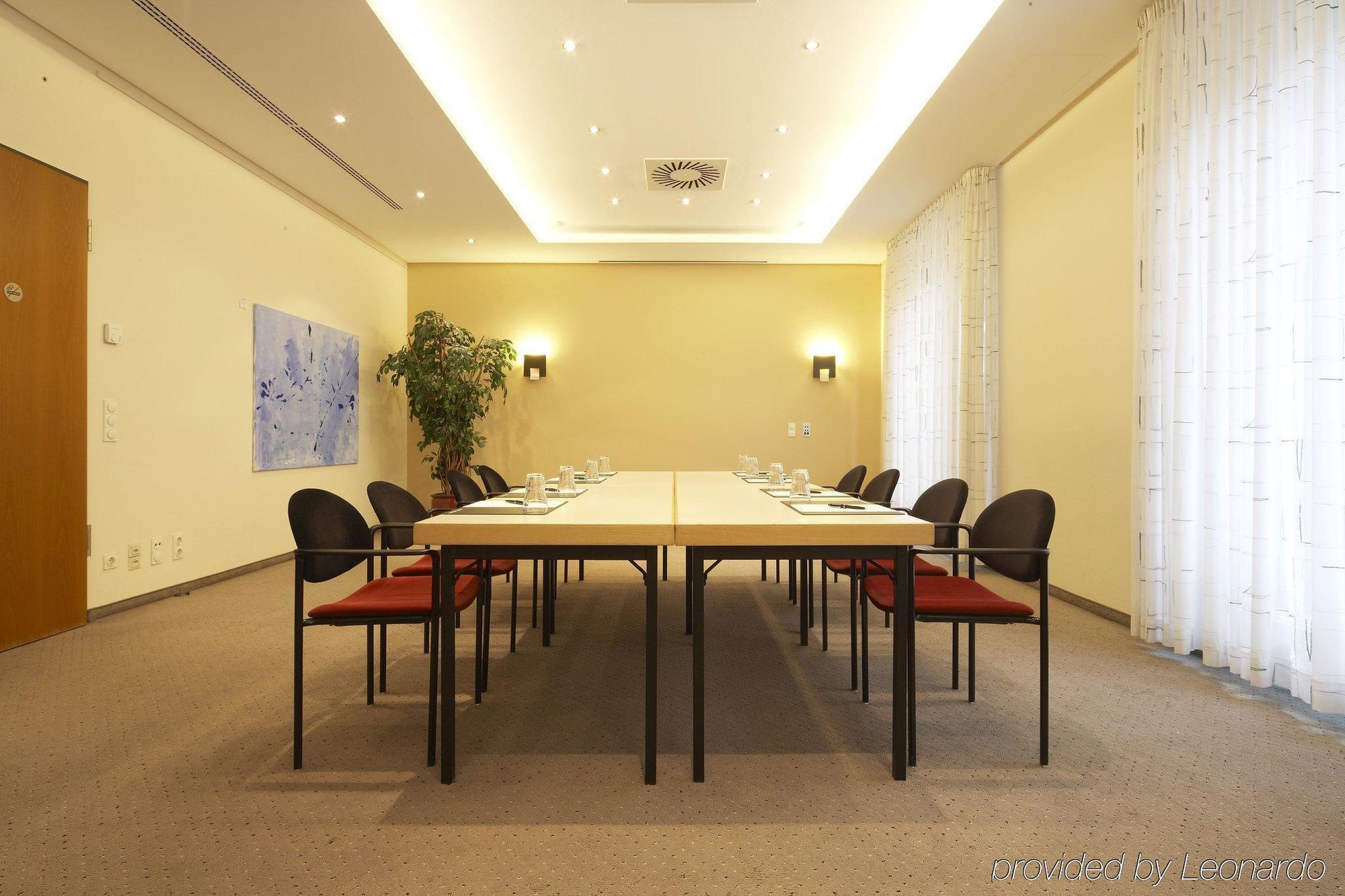 Hotel Intercityhotel 3*