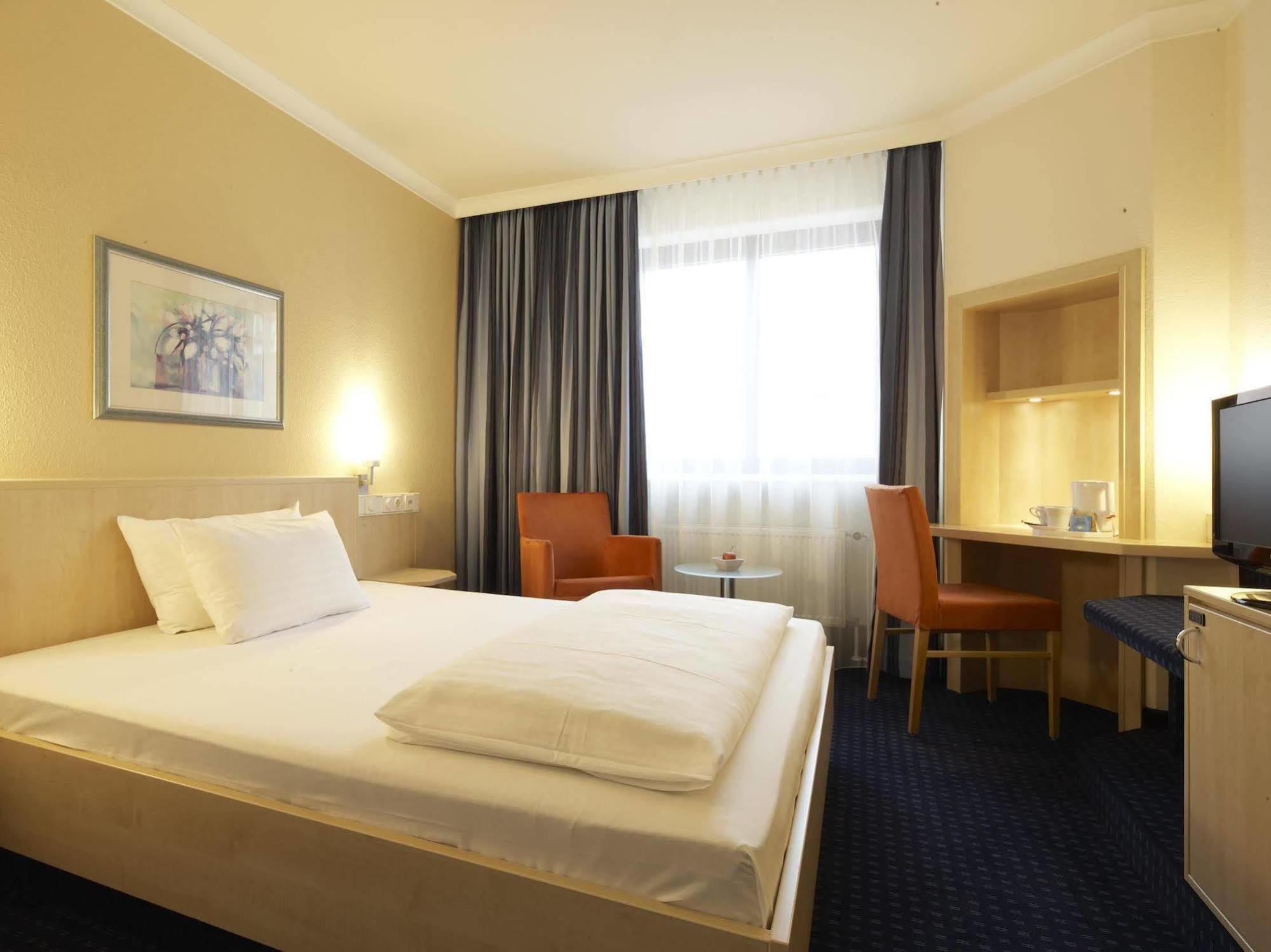 Hotel Intercityhotel 3*