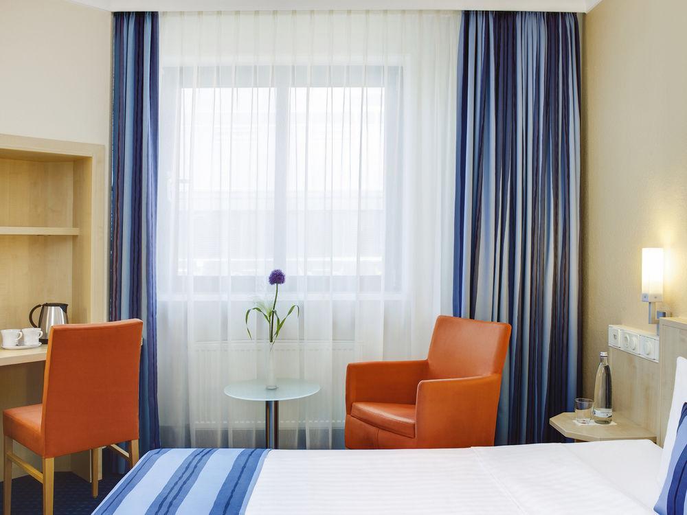 Intercityhotel Hotel 3*