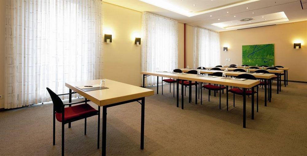 Hotel Intercityhotel 3*